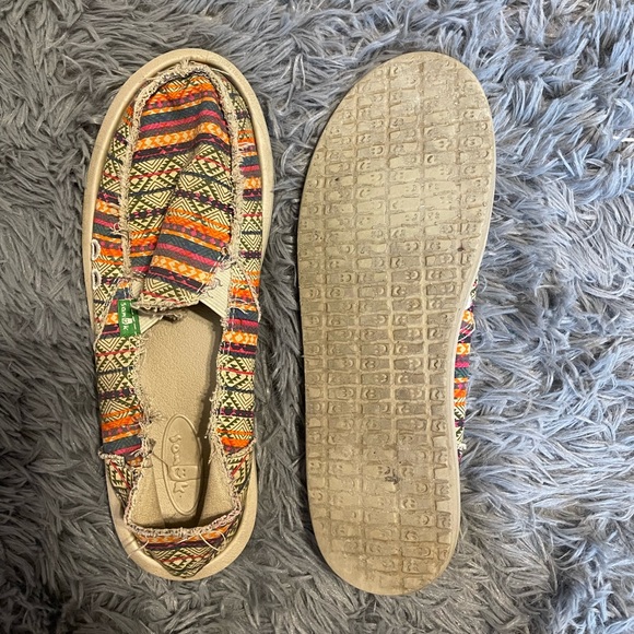 Sanuks - Picture 2 of 2